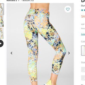 SOLD! 🌟 Fabletics Mid-Rise Capri Meridian Remix Legging